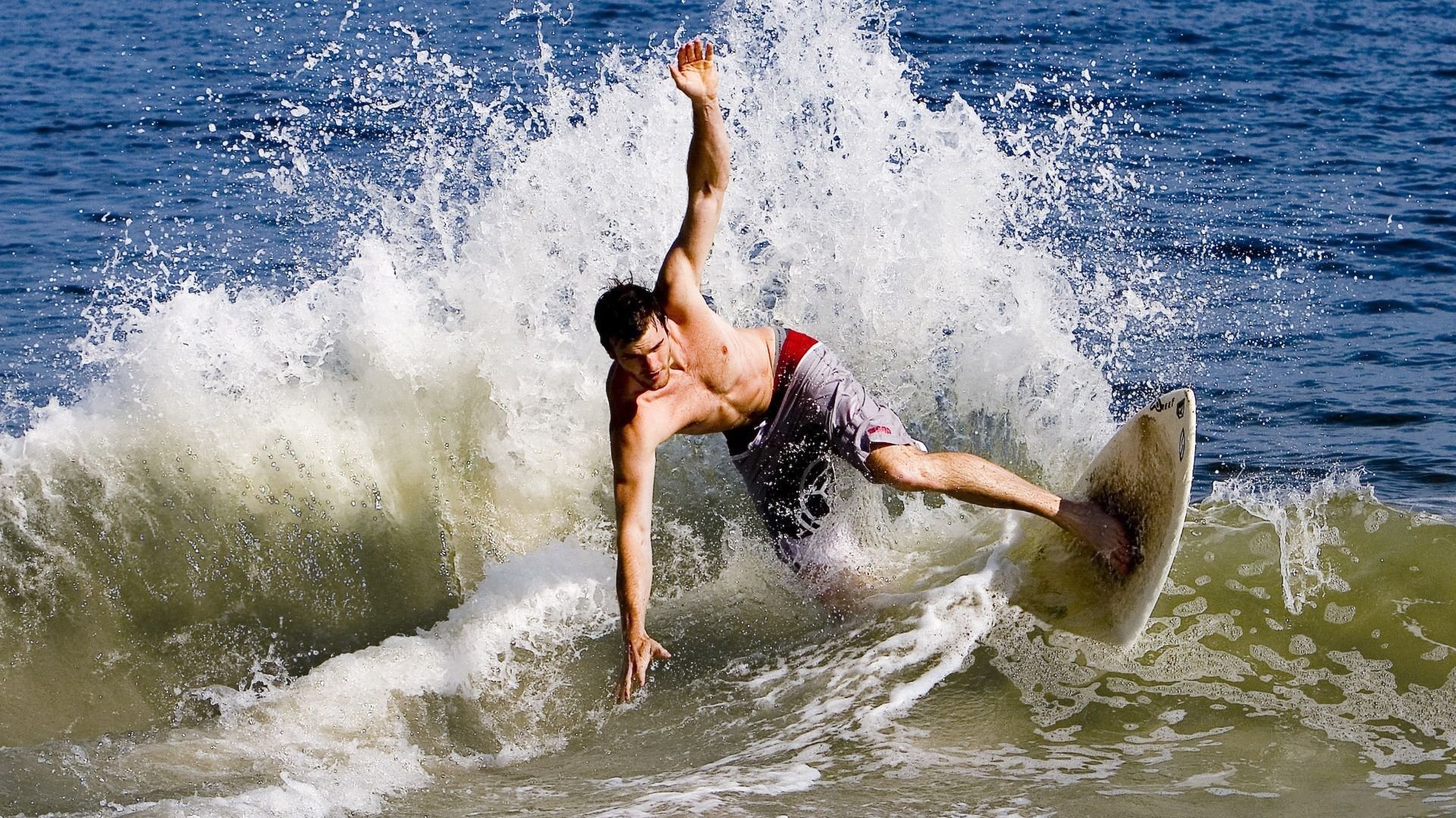 九游官网入口充值-美选手滑行占比更高，中国更依赖划频，美国滑手nyjah